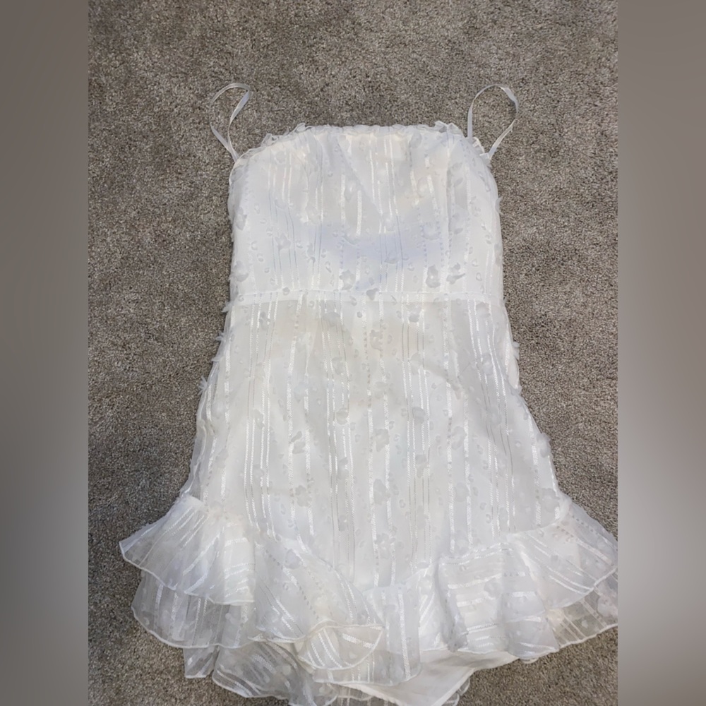 NWT Selfie Leslie strapless white dress